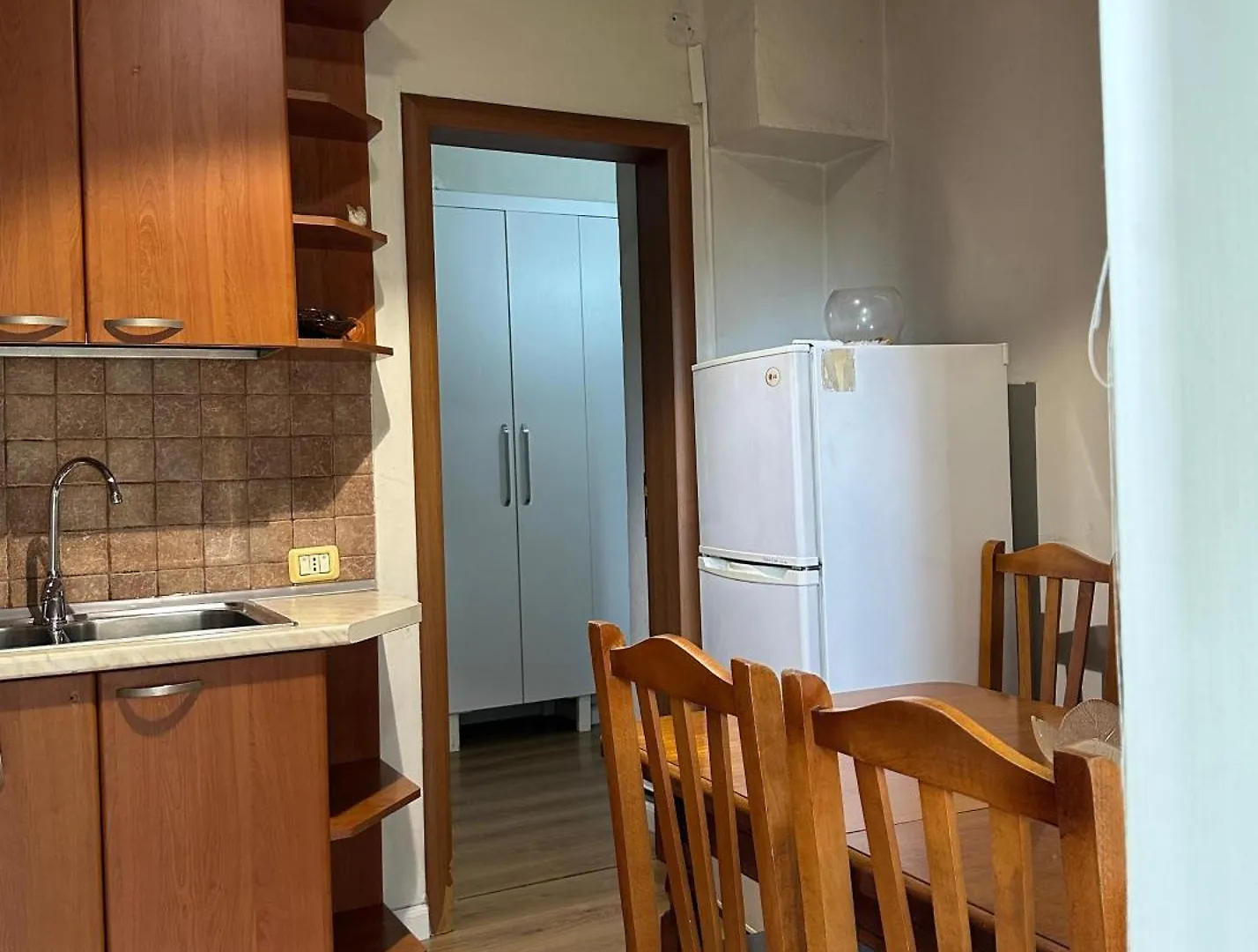 Kelly'S Cozy Hideaway - Central Tirana 0*,